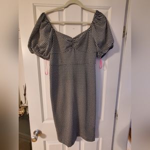 Betsey Johnson Black and White Dot Bodycon Wiggle Dress (Size 6)